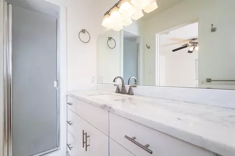 Bath - 2855 La Colina Way, Carmichael, CA 95608 photo 1 of 2