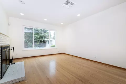 Living - 2855 La Colina Way, Carmichael, CA 95608 photo 4 of 4