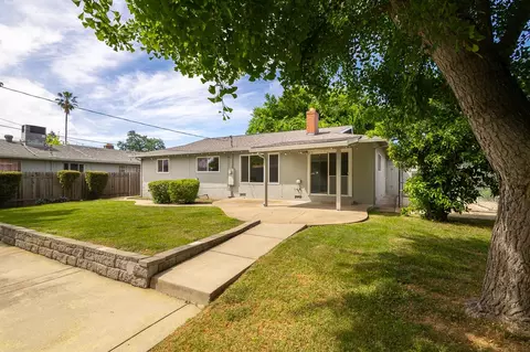 Exterior - 2855 La Colina Way, Carmichael, CA 95608 photo 11 of 13