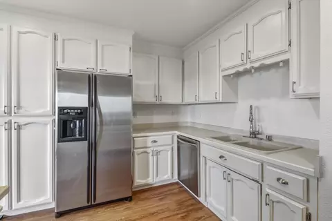 Kitchen - 2066 Bogus Point Ct, Cool, CA 95614 photo 4 of 6