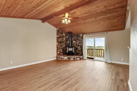Living - 2066 Bogus Point Ct, Cool, CA 95614 photo 2 of 5