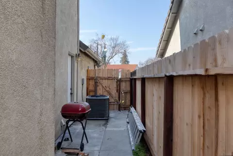 208 Rector Ln, Modesto, CA 95357 photo 35