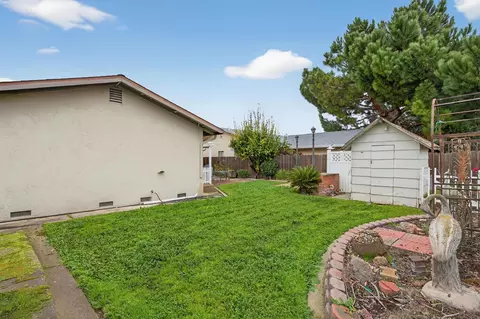 Exterior - 1014 Downing Dr, Lodi, CA 95242 photo 10 of 13