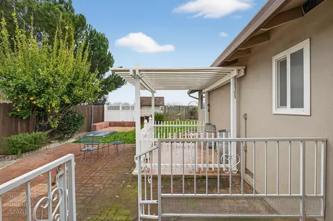 Exterior - 1014 Downing Dr, Lodi, CA 95242 photo 4 of 13
