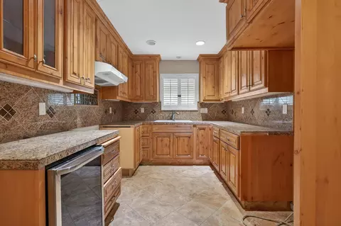 Kitchen - 1014 Downing Dr, Lodi, CA 95242 photo 1 of 6