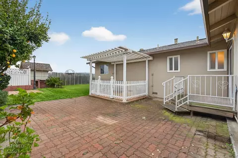 Exterior - 1014 Downing Dr, Lodi, CA 95242 photo 5 of 13