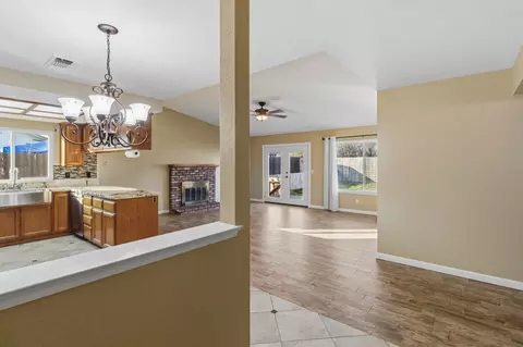 1565 Larry St, Olivehurst, CA 95961 photo 5