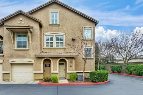 5350 Dunlay Dr #2011, Sacramento, CA 95835