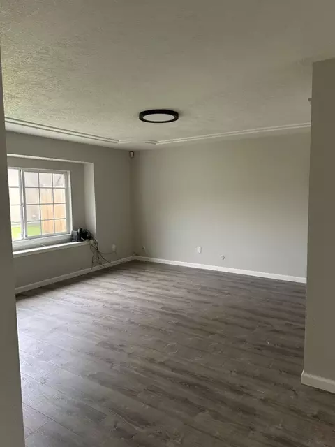 Living - 1954 Robin Dr, Ceres, CA 95307 photo 1 of 2