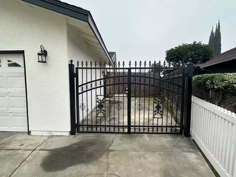 Exterior - 1954 Robin Dr, Ceres, CA 95307 photo 2 of 11