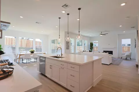 Kitchen - 5638 Lakepointe Dr, Rocklin, CA 95677 photo 1 of 3