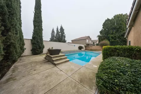 Exterior - 4601 Via Altura, Modesto, CA 95357 photo 6 of 8