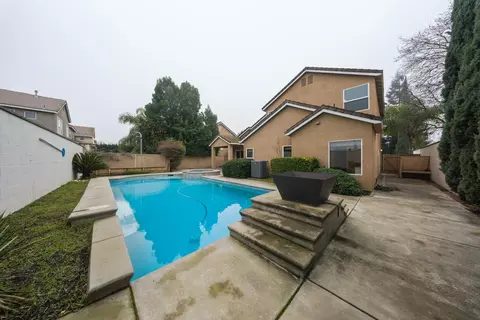 Exterior - 4601 Via Altura, Modesto, CA 95357 photo 7 of 8