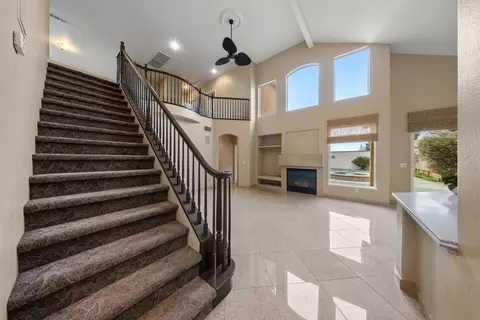 Living - 4601 Via Altura, Modesto, CA 95357 photo 4 of 7