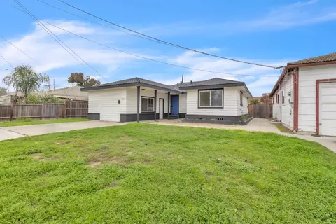 830 Flower St, Turlock, CA 95380 photo 1