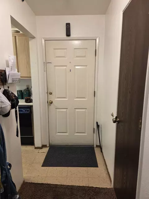 Entry Way - 577 North St, Corning, CA 96021 photo 1 of 2