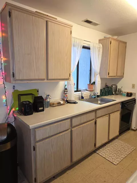 Kitchen - 577 North St, Corning, CA 96021 photo 3 of 4