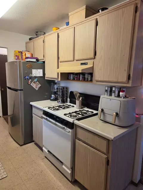 Kitchen - 577 North St, Corning, CA 96021 photo 2 of 4