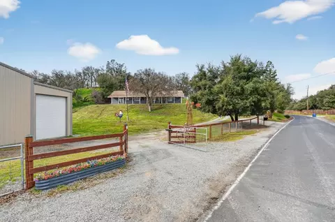 4440 Baldwin Ln, Valley Springs, CA 95252