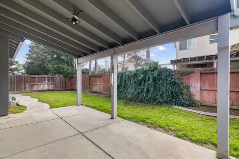 Exterior - 6322 Leaflet Ln, Hughson, CA 95326 photo 5 of 7