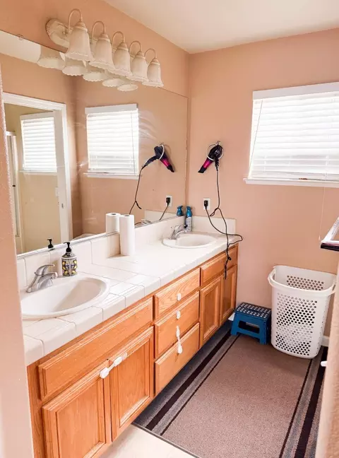 Bath - 2783 Explorer Way, Turlock, CA 95382 photo 3 of 3