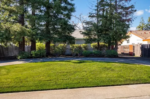 3125 Kobrock Way, Carmichael, CA 95608 photo 1