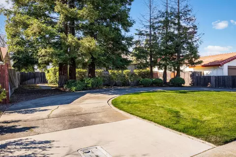 3125 Kobrock Way, Carmichael, CA 95608 photo 2