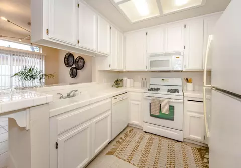 Kitchen - 1107 Greene Ter, Davis, CA 95618 photo 2 of 4
