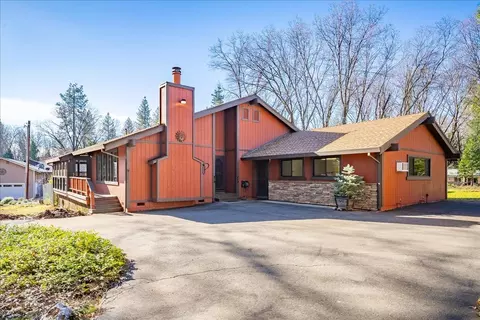 5454 Crestline Dr, Foresthill, CA 95631