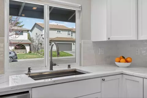 Kitchen - 6810 Rappahannock Way, Carmichael, CA 95608 photo 2 of 9