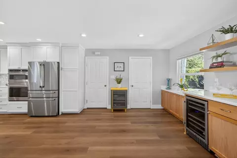 Kitchen - 6810 Rappahannock Way, Carmichael, CA 95608 photo 7 of 9