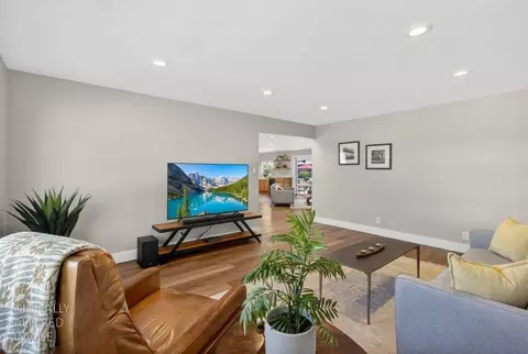 Living - 6810 Rappahannock Way, Carmichael, CA 95608 photo 4 of 6