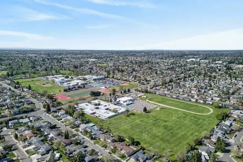 View/Area - 6810 Rappahannock Way, Carmichael, CA 95608 photo 4 of 5