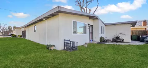 Exterior - 206 W 20th St, Tracy, CA 95376 photo 2 of 5