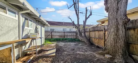 Exterior - 206 W 20th St, Tracy, CA 95376 photo 3 of 5