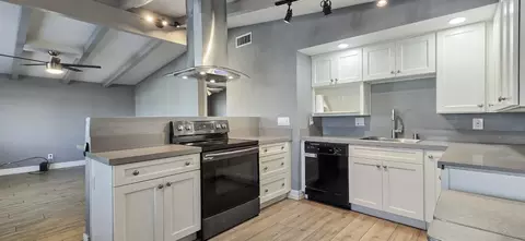 Kitchen - 206 W 20th St, Tracy, CA 95376 photo 2 of 2