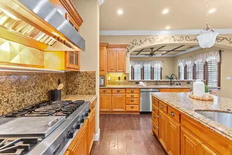 Kitchen - 3168 N Hutton Pl, Tracy, CA 95377 photo 9 of 13