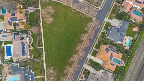 View/Area - 3168 N Hutton Pl, Tracy, CA 95377 photo 5 of 7
