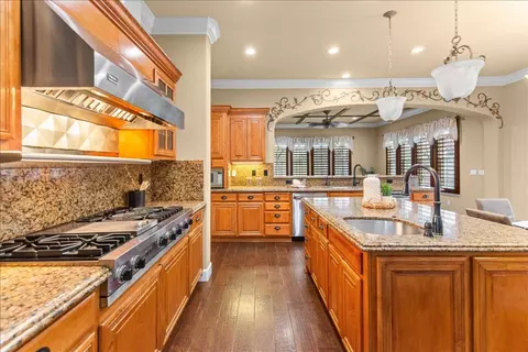 Kitchen - 3168 N Hutton Pl, Tracy, CA 95377 photo 3 of 13