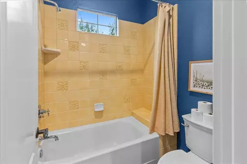 Bath - 3168 N Hutton Pl, Tracy, CA 95377 photo 2 of 9
