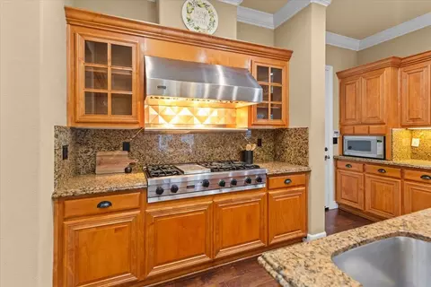 Kitchen - 3168 N Hutton Pl, Tracy, CA 95377 photo 6 of 13