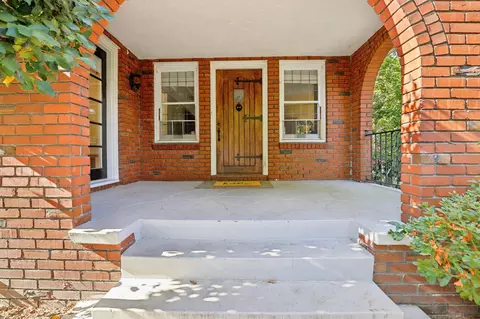 2200 2nd Ave, Sacramento, CA 95818