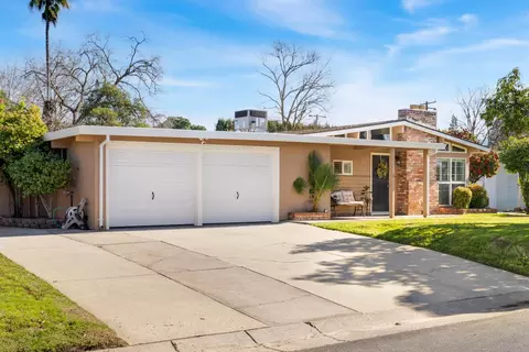 Exterior - 4845 Hazelwood Ave, Carmichael, CA 95608 photo 4 of 7
