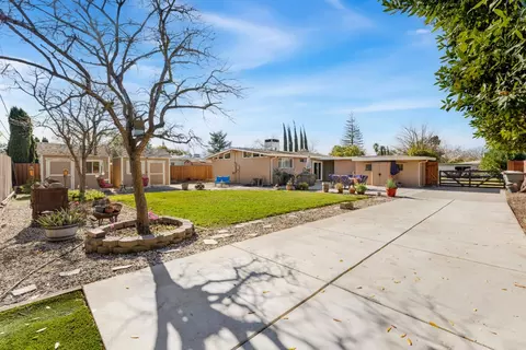 Exterior - 4845 Hazelwood Ave, Carmichael, CA 95608 photo 3 of 7