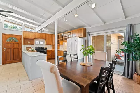 Dining - 4845 Hazelwood Ave, Carmichael, CA 95608 photo 2 of 2