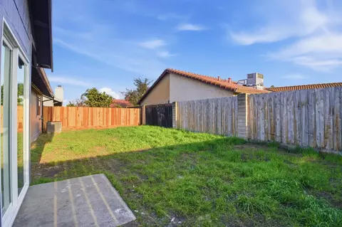 Exterior - 2104 Olive Branch Dr, Modesto, CA 95351 photo 5 of 6