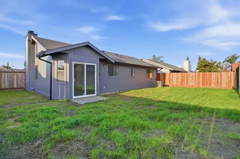 Exterior - 2104 Olive Branch Dr, Modesto, CA 95351 photo 4 of 6