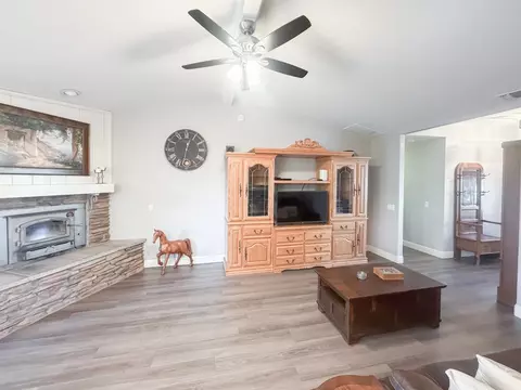 Living - 5500 Stately Oak Ln, Carmichael, CA 95608 photo 2 of 2