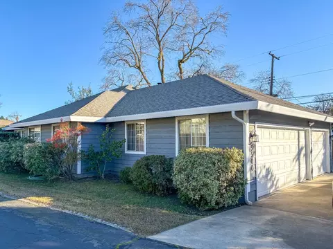 Exterior - 5500 Stately Oak Ln, Carmichael, CA 95608 photo 2 of 12