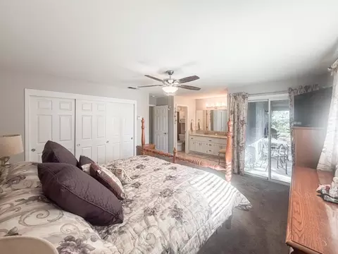 Bedroom - 5500 Stately Oak Ln, Carmichael, CA 95608 photo 3 of 4